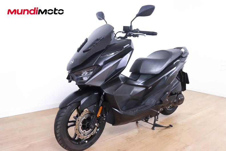 Motorbike image 7