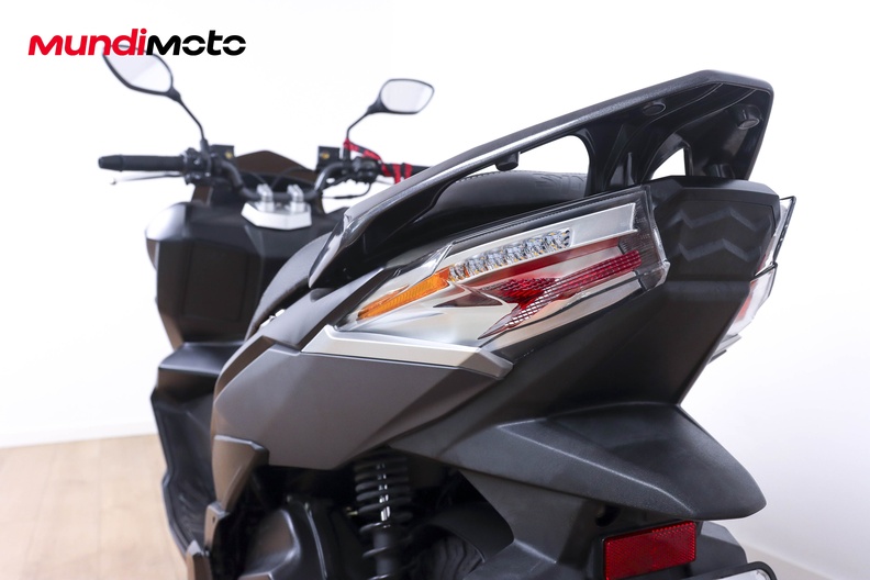 Motorbike image 9