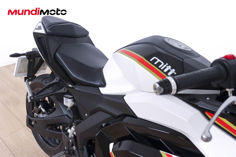 Motorbike image 12