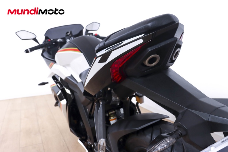 Motorbike image 9
