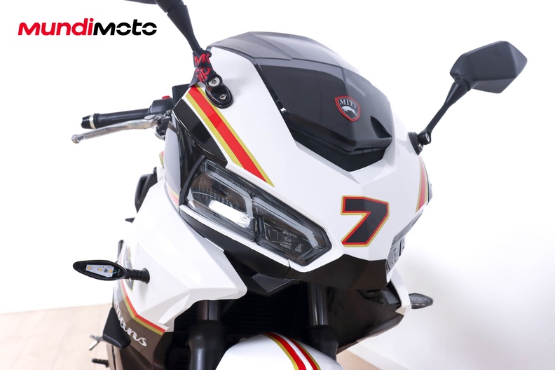 Motorbike image 4
