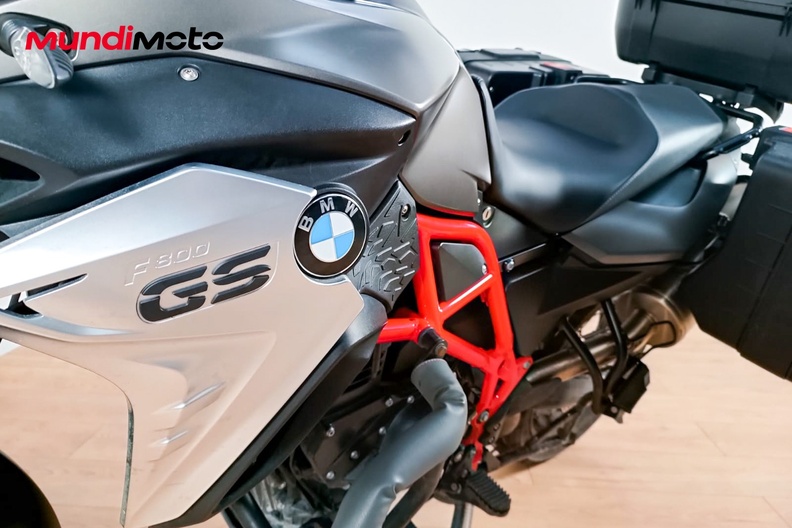 Motorbike image 9