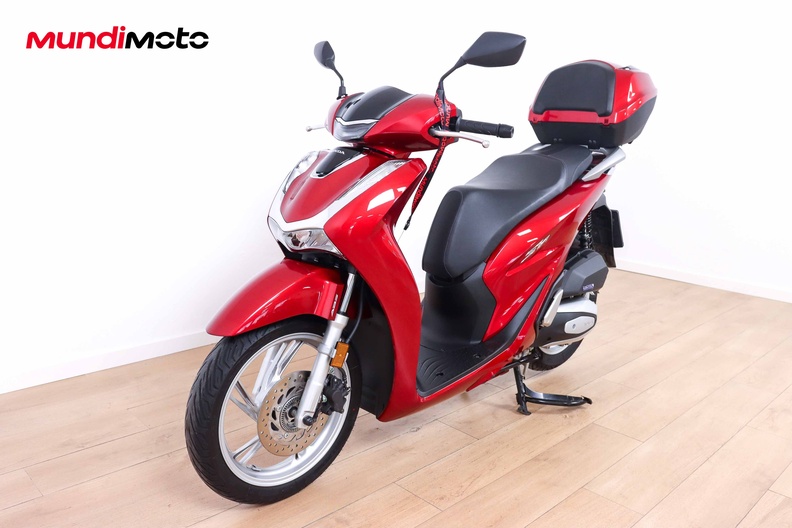 https://assets.mundimoto.com/images/b8fcdf95-4fd2-4941-b3c8-5747a81317d5/LEFT_FRONT-0_medium.jpg