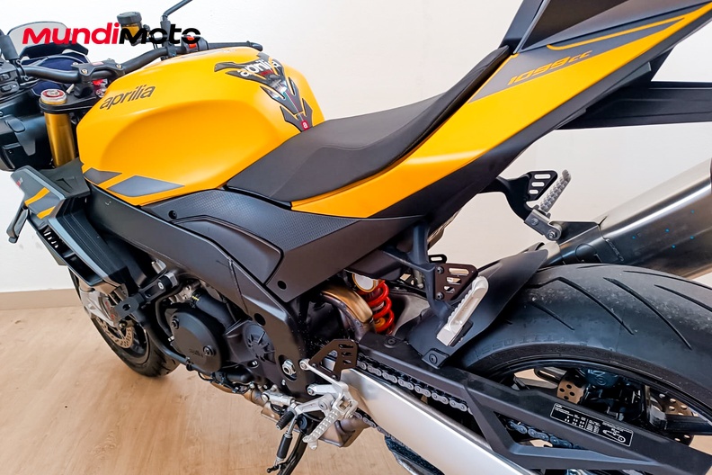 Motorbike image 8