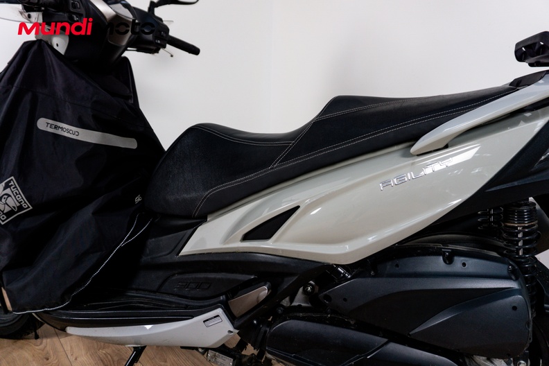 Motorbike image 8