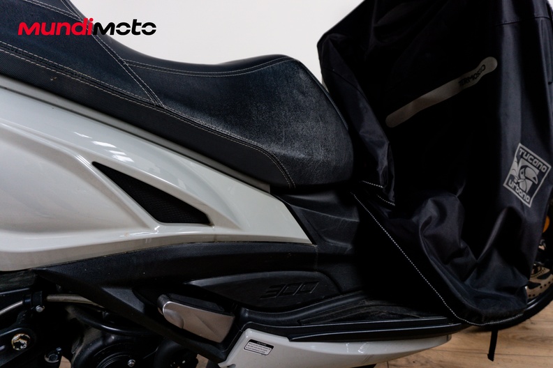 Motorbike image 3