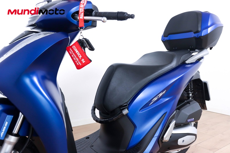 Motorbike image 8