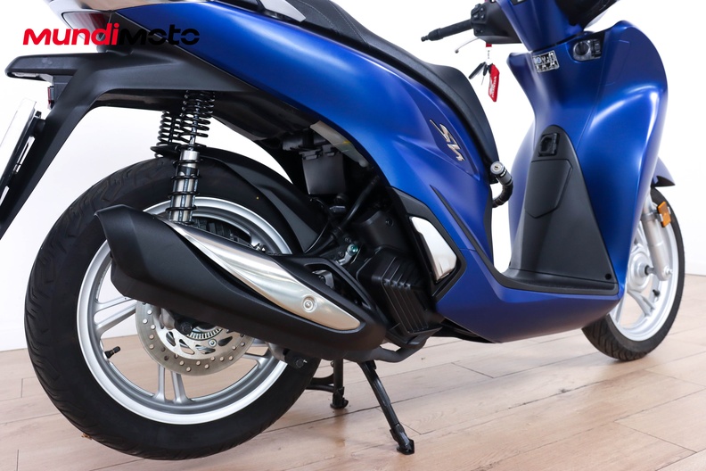 Motorbike image 3