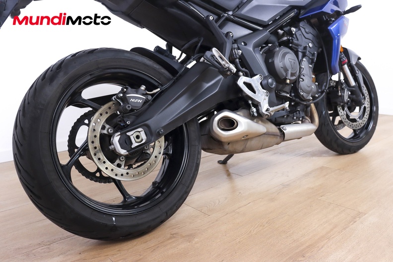 Motorbike image 3
