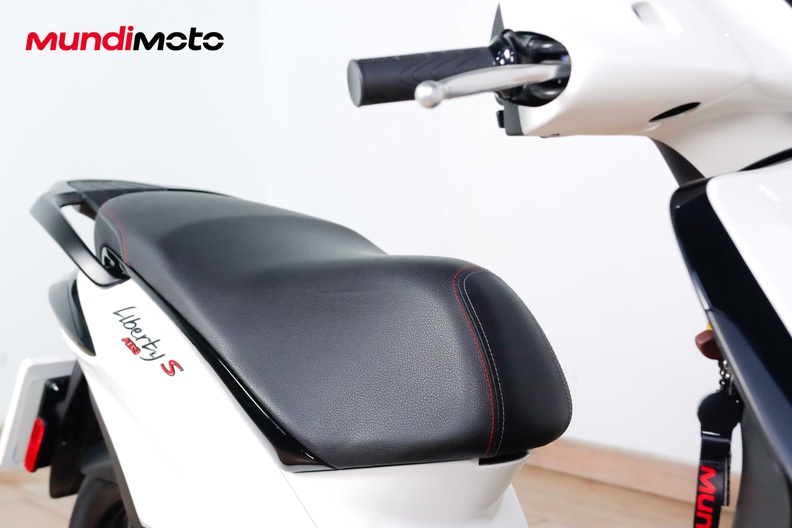 Motorbike image 13