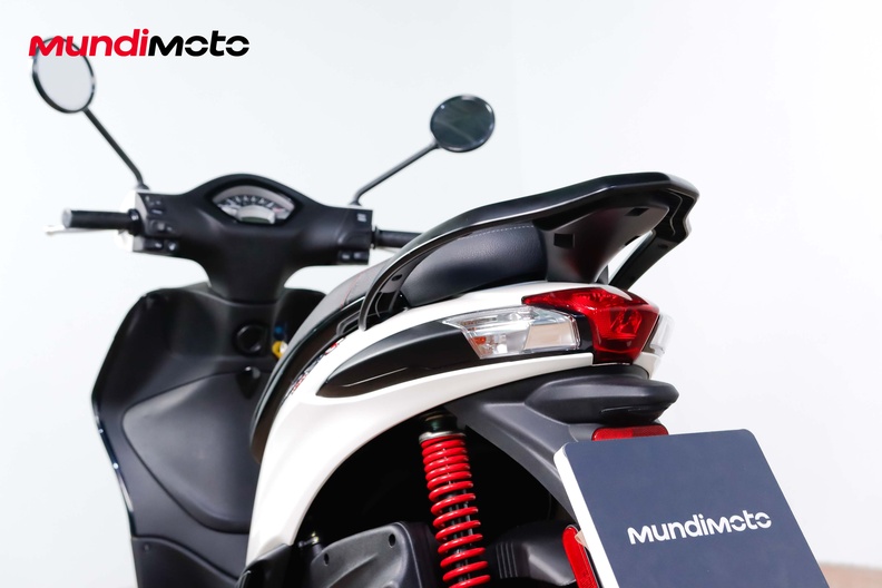 Motorbike image 9