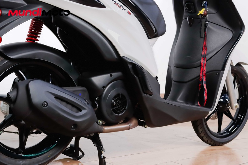 Motorbike image 3