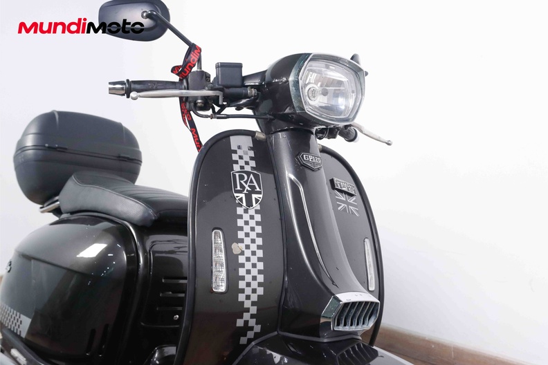 https://assets.mundimoto.com/images/bc4f25e2-303c-48f0-b796-b517e84bff65/RIGHT_FRONT_DETAIL-12_medium.jpg