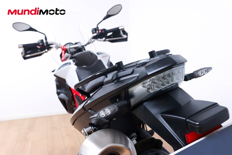Motorbike image 9