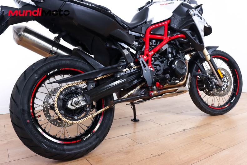 Motorbike image 3