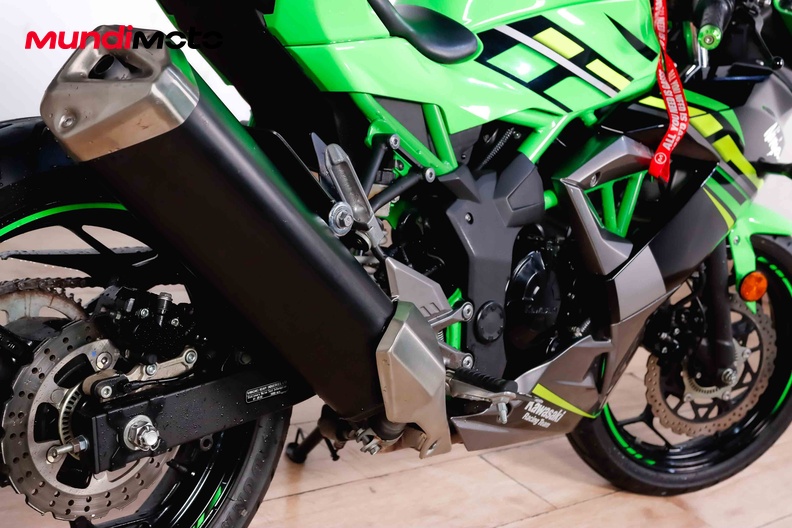 Motorbike image 3