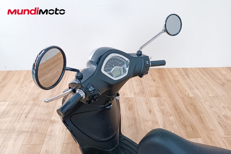 Motorbike image 10