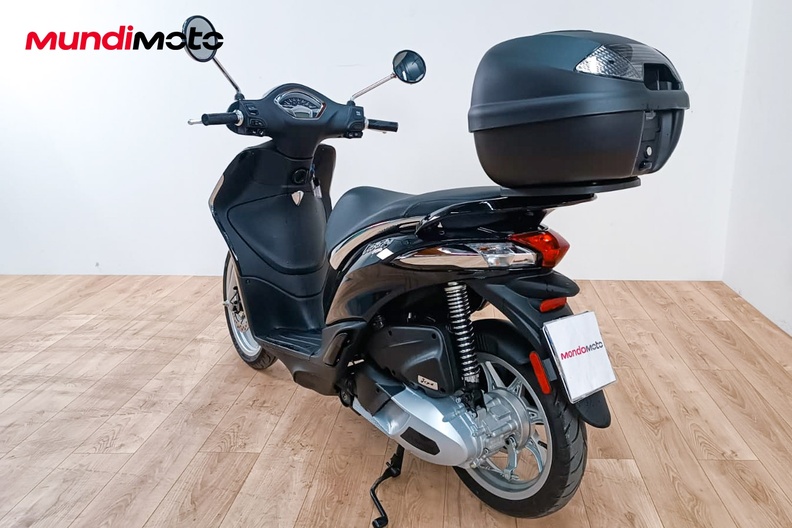 Motorbike image 7