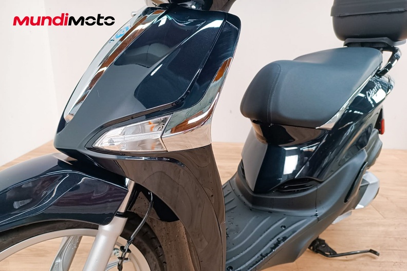 Motorbike image 9