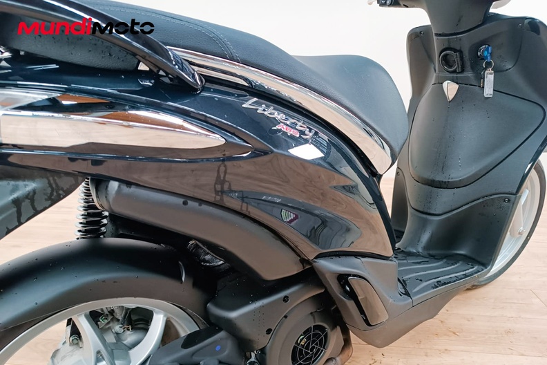 Motorbike image 3