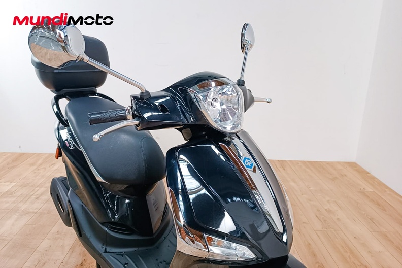 Motorbike image 4