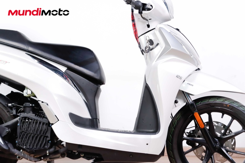 Motorbike image 12