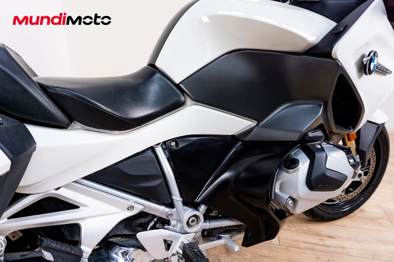 Motorbike image 3