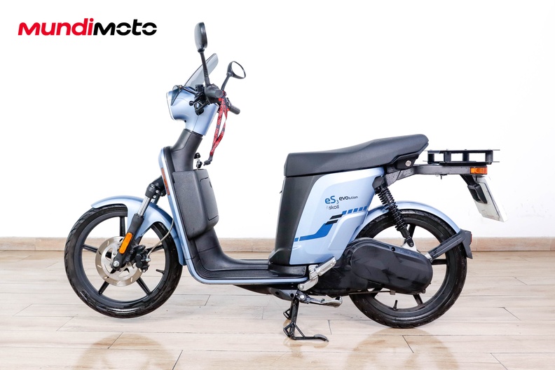 Motorbike image 5