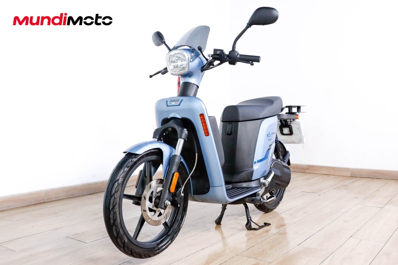 Motorbike image 7
