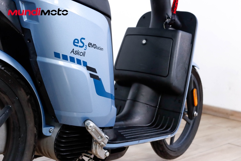 Motorbike image 3