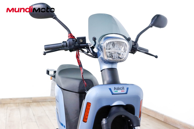 Motorbike image 4