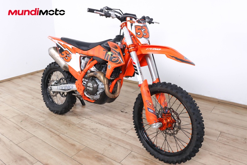 https://assets.mundimoto.com/images/bdc94aaa-d6d4-4ff1-adde-824f0b398583/RIGHT_FRONT-0_medium.jpg