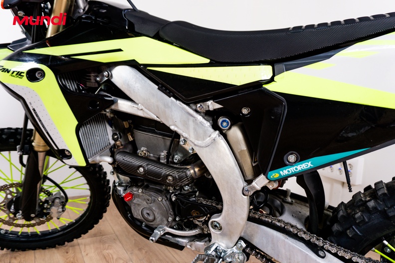 Motorbike image 8