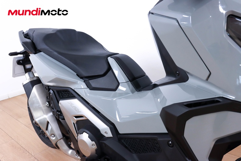 Motorbike image 12