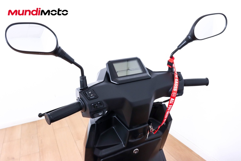 Motorbike image 10