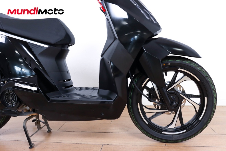 Motorbike image 12