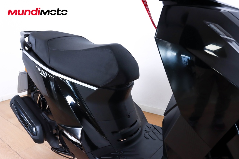 Motorbike image 13