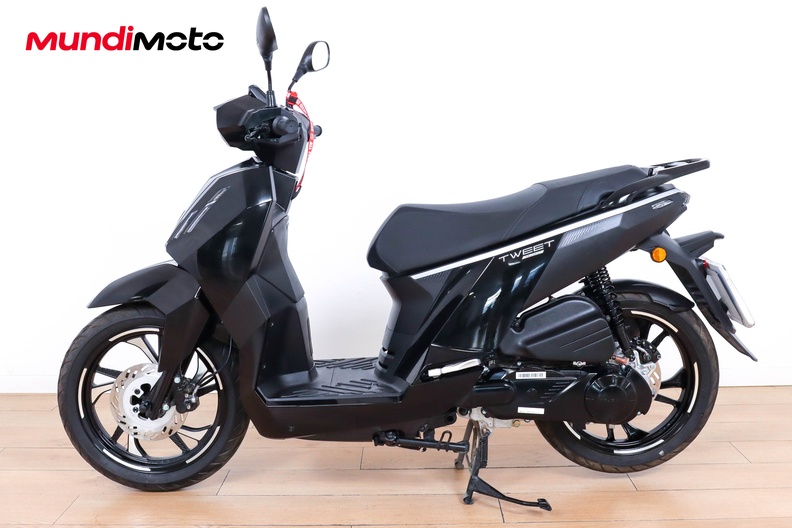 Motorbike image 5