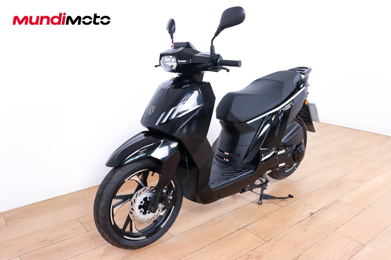 Motorbike image 7