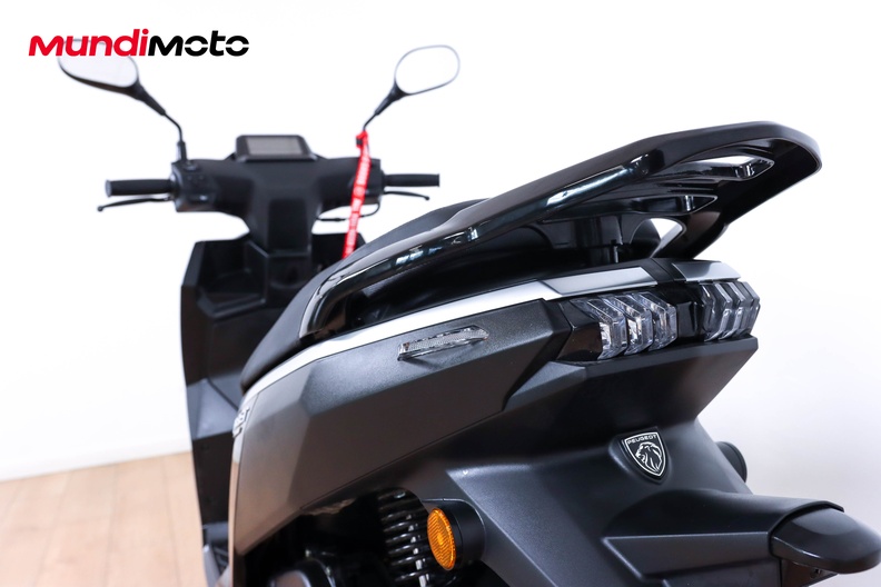Motorbike image 9