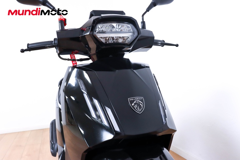 Motorbike image 4