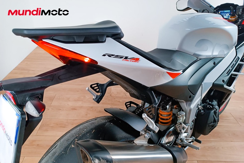 Motorbike image 3