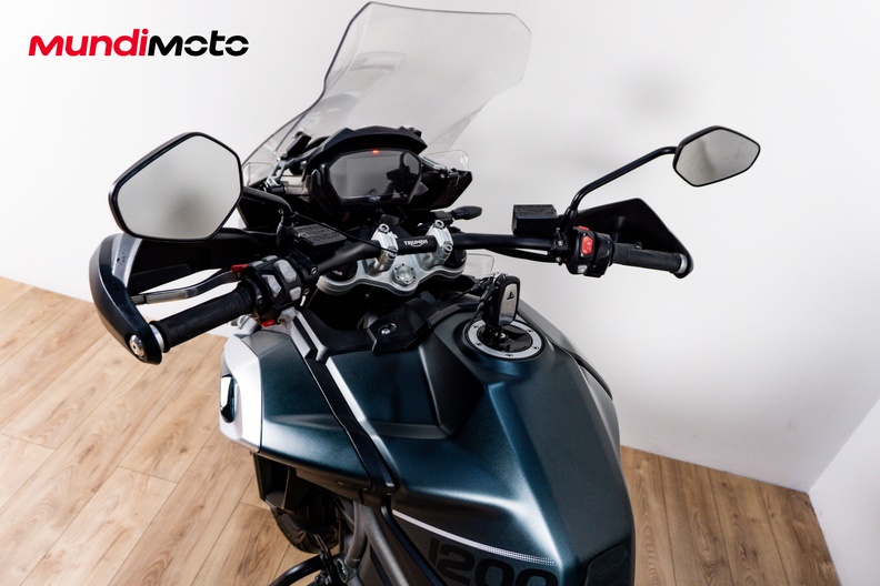 Motorbike image 10