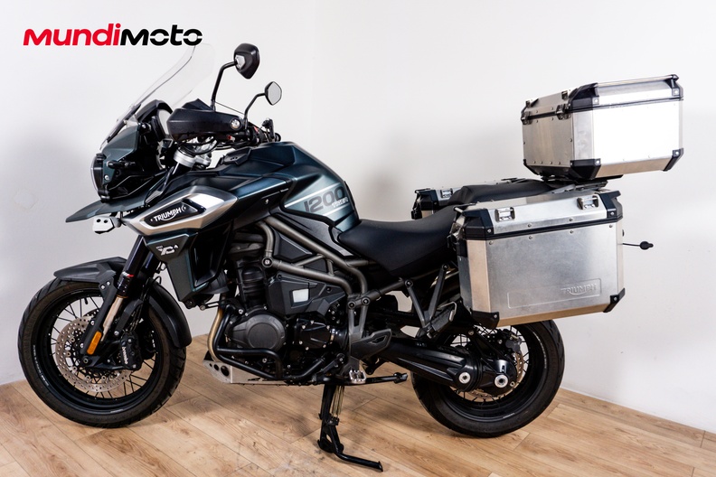 Motorbike image 5