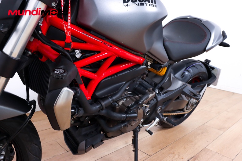 Motorbike image 8