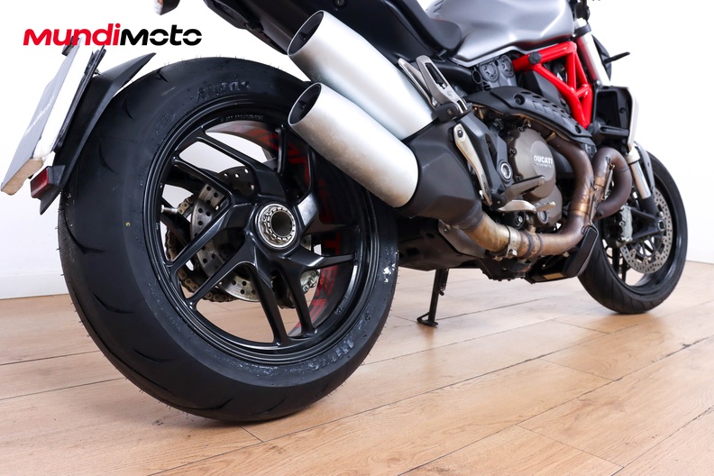 Motorbike image 3