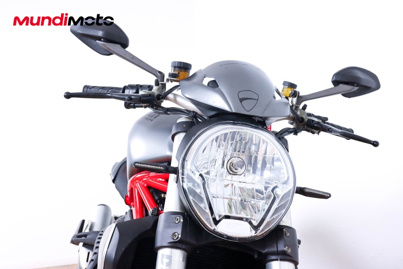 Motorbike image 4