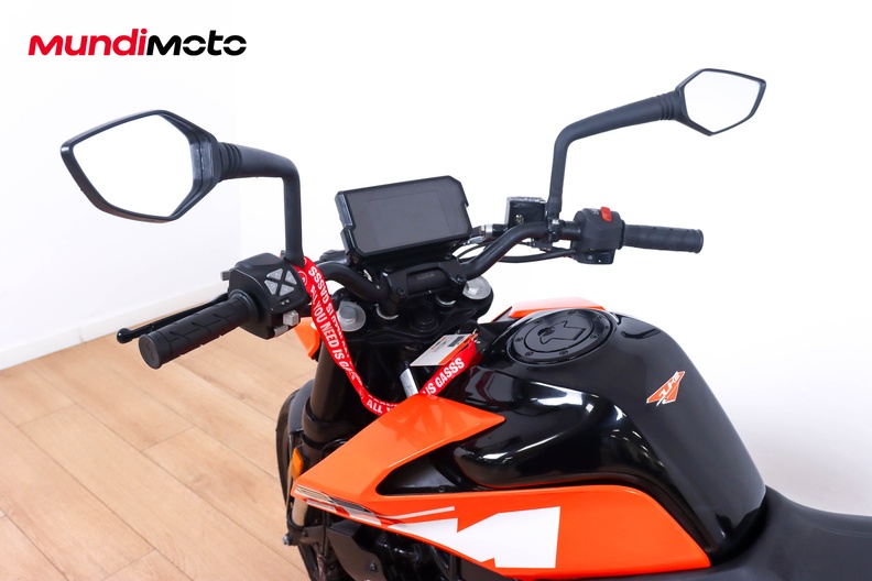 Motorbike image 10