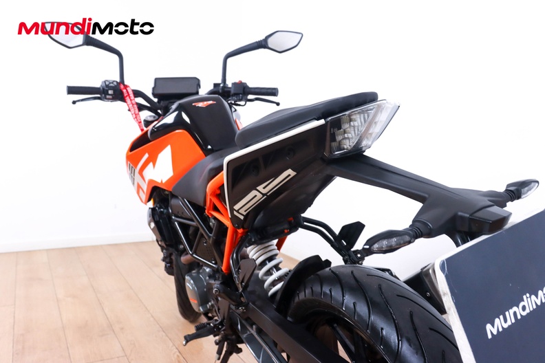 Motorbike image 9