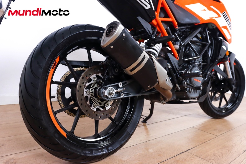 Motorbike image 3